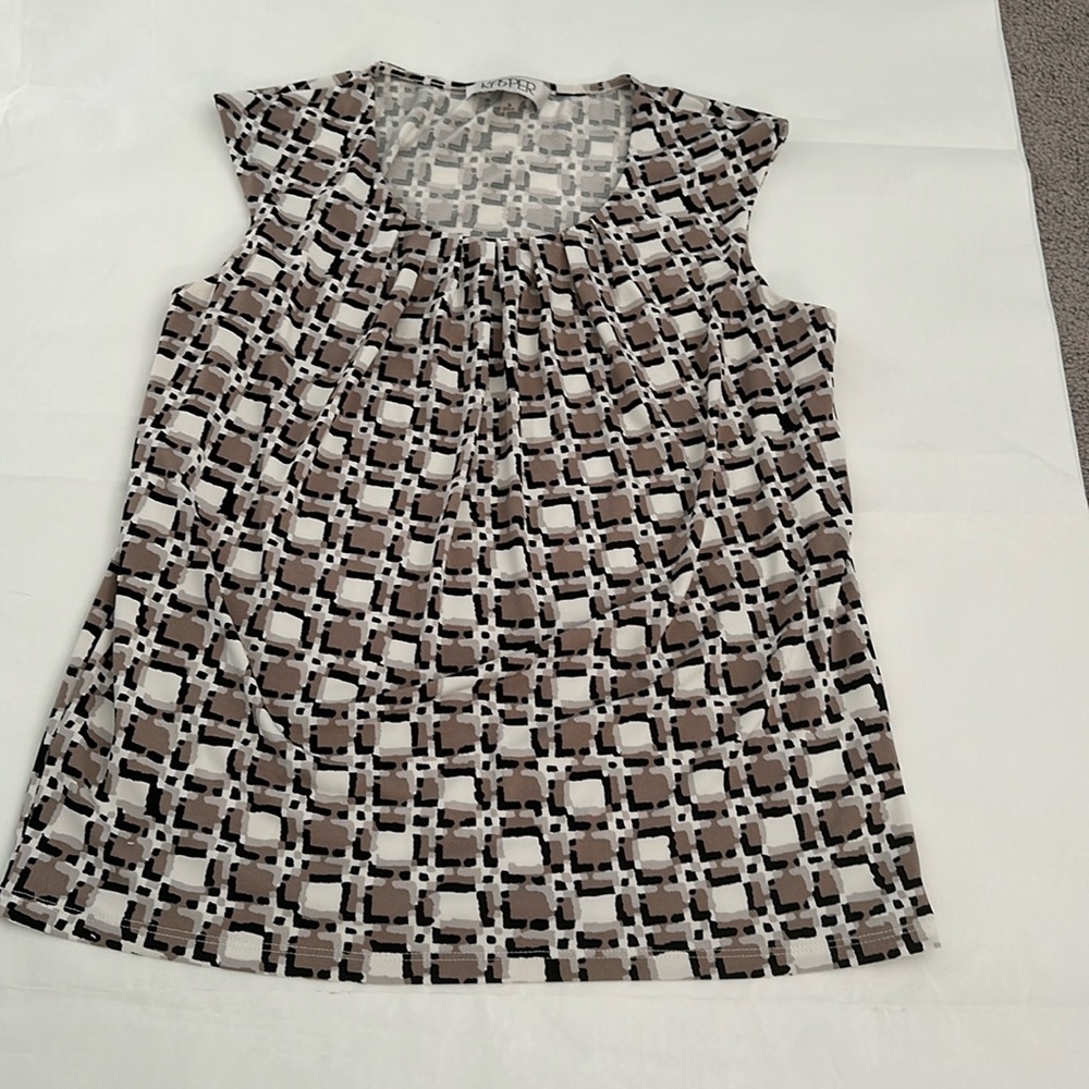 Kasper Geometro Print Pleat-Neck Blouse